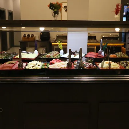 Isnova Airport Hotel 4*