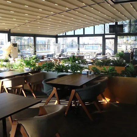 Isnova Airport 4*
