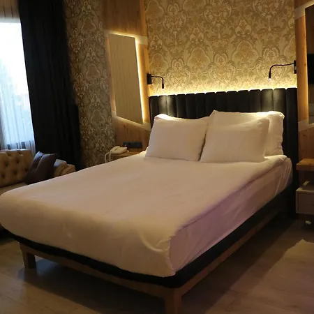 Hotel Isnova Airport 4*